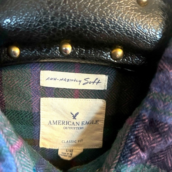 American Eagle Ahh-mazingly soft plaid shirt! ✌️ - Picture 3 of 3